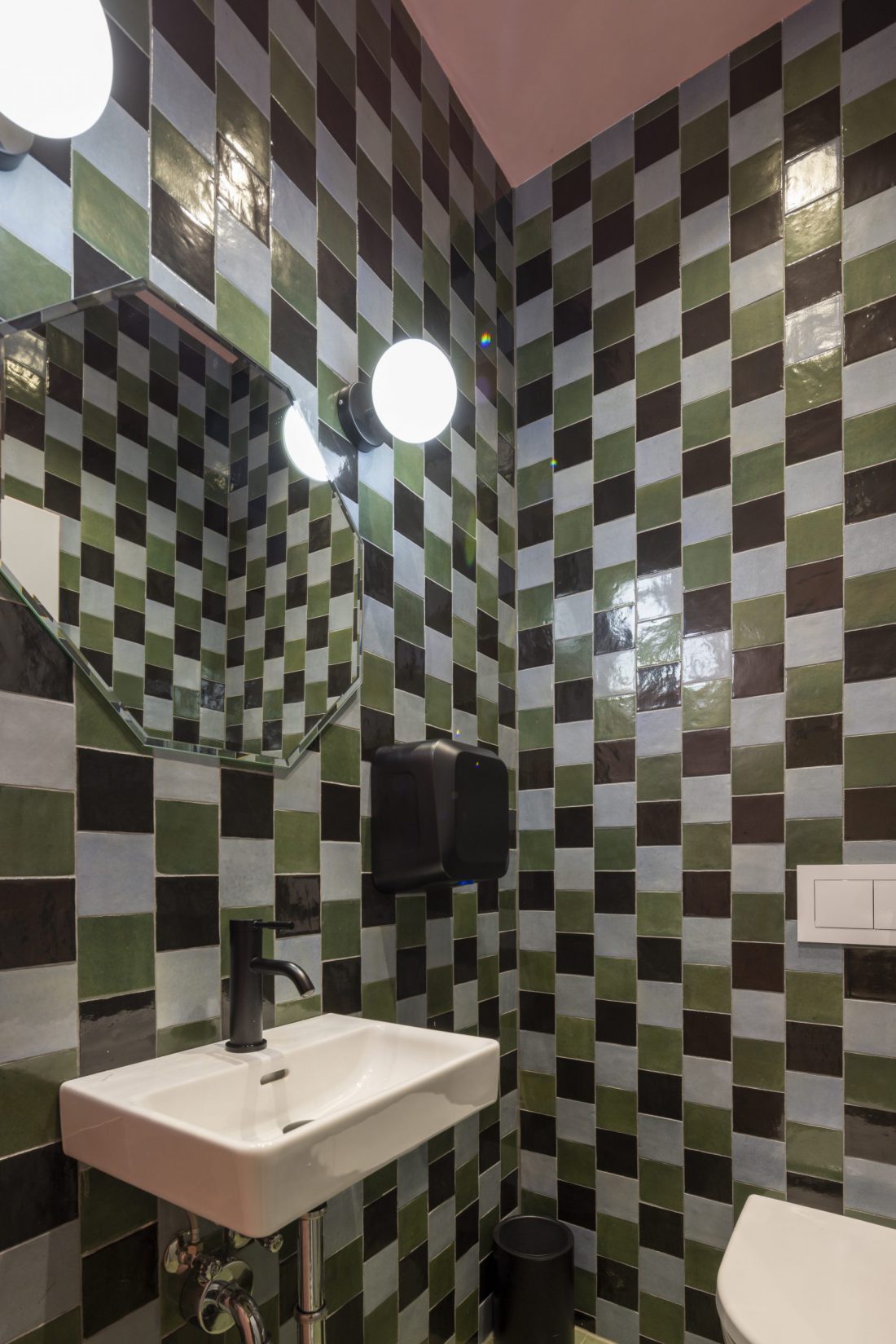 Copyright© Roland Horn Salon Brando